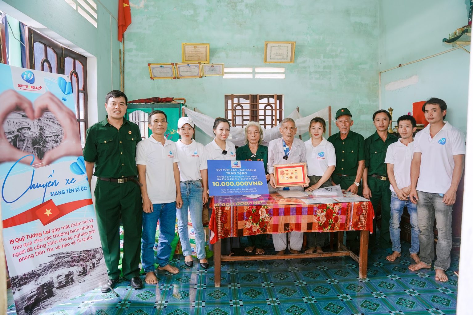 Banner khuyến mãi hoàn trả hàng ngày cao cho người chơi đá gà tại MCW67, với biểu tượng hoàn tiền.